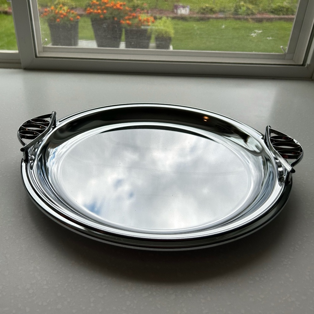 Milbern Creations MCM Chrome Silver Color Tray w/Handles Round Sleek Mirror Type